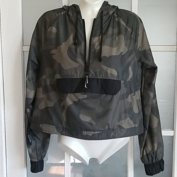Hollister Jackets & Blazers - Hollister Camouflage popover Windbreaker Jacket Size small